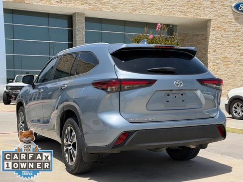 Used 2024 Toyota Highlander XLE FWD image 10