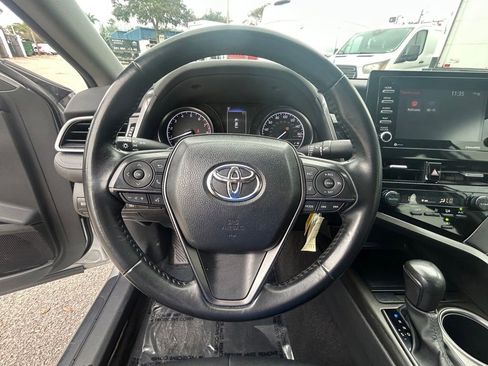Used 2024 Toyota Camry SE image 14