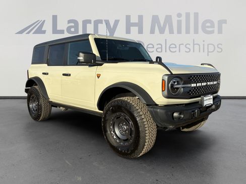 Certified 2025 Ford Bronco Badlands image 7