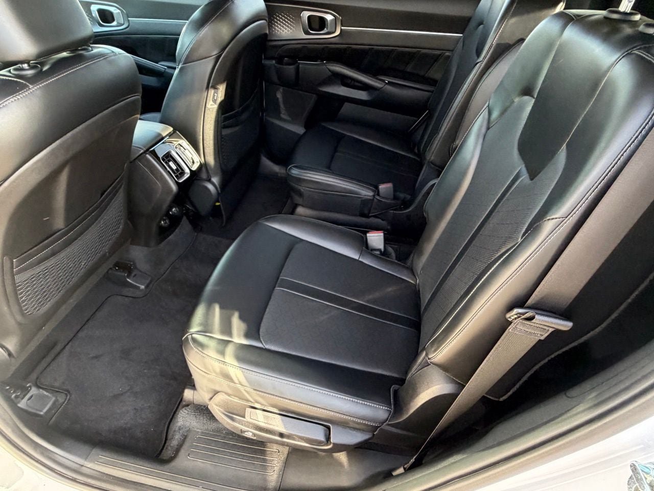 Used 2022 Kia Sorento SX FWD image 32