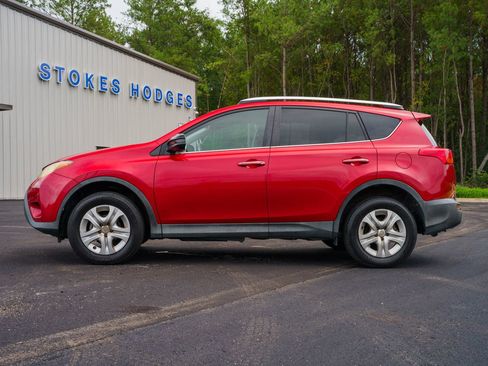 Used 2015 Toyota RAV4 LE FWD image 4