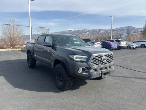 Used 2023 Toyota Tacoma TRD Off-Road w/ TRD Premium Off Road Package image 2