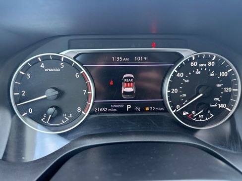 Used 2025 Nissan Rogue S FWD image 19