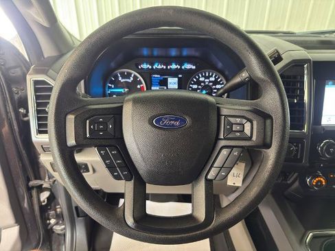 Certified 2017 Ford F250 XLT AWD/4WD image 3