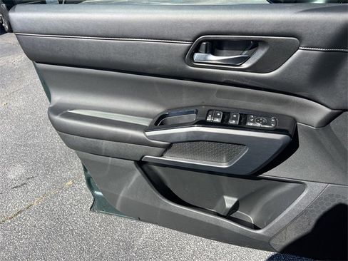 Certified 2023 Nissan Pathfinder SL w/ SL Premium Package image 18