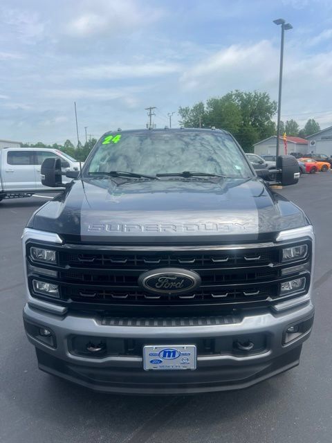 Used 2024 Ford F250 Lariat w/ Black Appearance Package AWD/4WD image 2