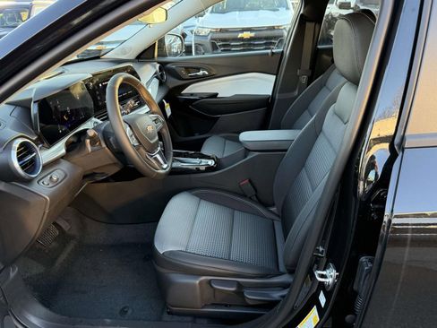 New 2026 Chevrolet Trax LT w/ Driver Confidence Package image 19