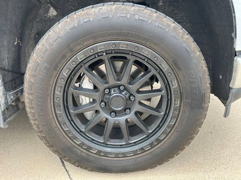 Used 2020 Chevrolet Silverado 1500 LT w/ Texas Edition RWD image 8