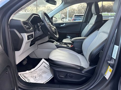Used 2025 Ford Escape Platinum w/ Premium Technology Package image 26