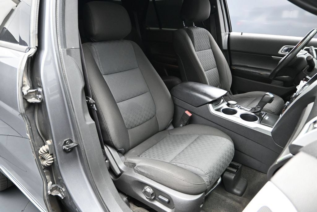Used 2013 Ford Explorer XLT AWD/4WD image 14