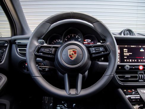 New 2026 Porsche Macan AWD/4WD image 16