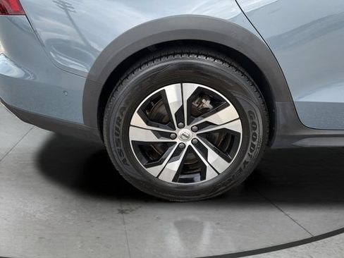 Used 2024 Volvo V60 B5 Cross Country Plus AWD/4WD image 32