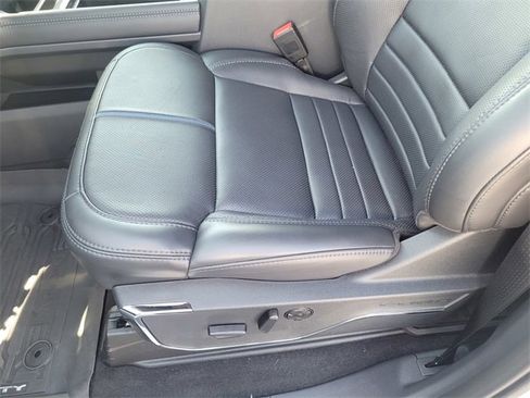 New 2025 Ford F350 Platinum image 9