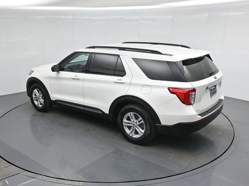Certified 2022 Ford Explorer XLT image 45