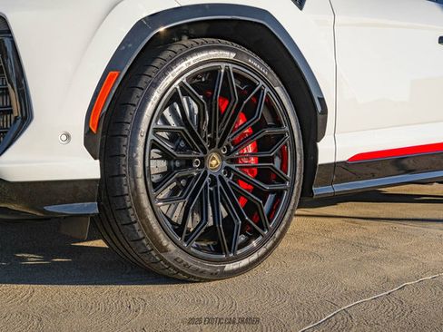 Used 2025 Lamborghini Urus SE AWD/4WD image 56