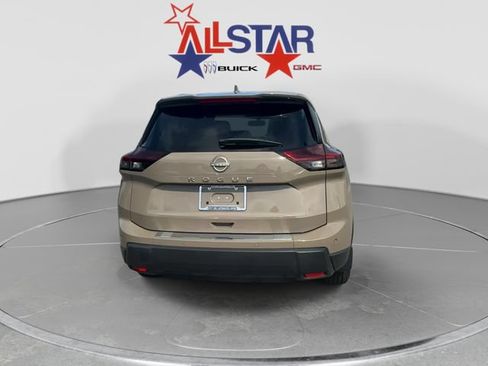 Used 2025 Nissan Rogue SV w/ SV Premium Package FWD image 6
