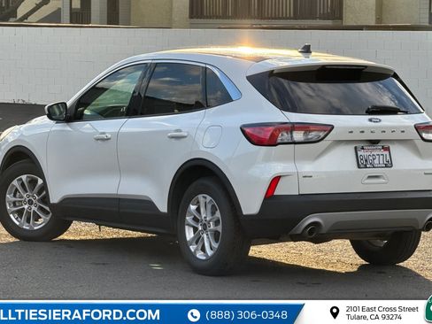 Used 2020 Ford Escape SE image 5