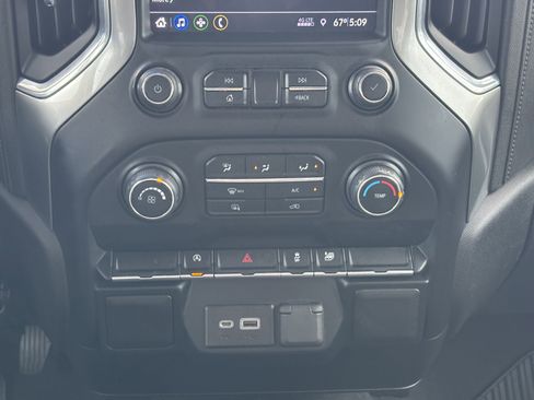 Used 2019 Chevrolet Silverado 1500 LT AWD/4WD image 19