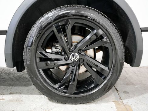 Used 2024 Volkswagen Tiguan SE R-Line AWD/4WD image 35
