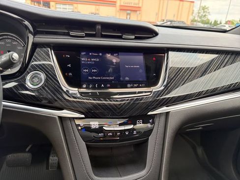 Used 2024 Cadillac XT6 Premium Luxury w/ Technology Package AWD/4WD image 21