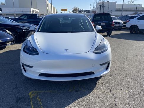 Used 2021 Tesla Model 3 Standard Range Plus RWD image 3