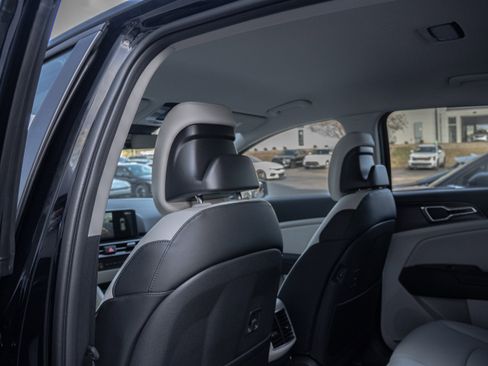 New 2026 Kia Sportage EX FWD image 32