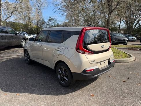 Used 2020 Kia Soul EX FWD image 4