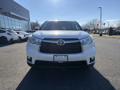 Used 2015 Toyota Highlander XLE image 2
