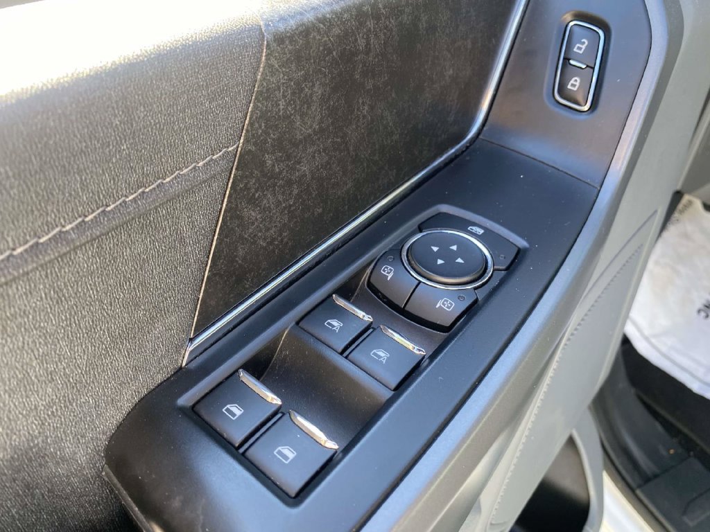 Used 2023 Ford F150 Lightning XLT AWD/4WD image 18