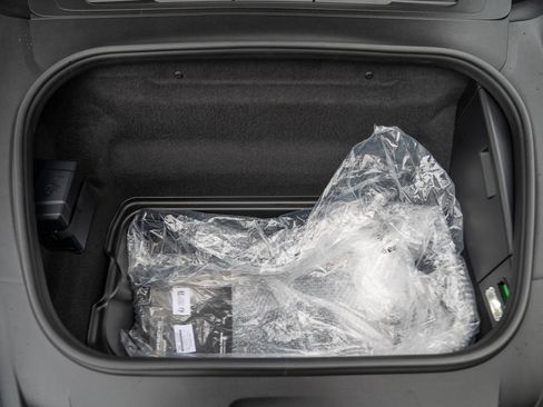 Certified 2025 Porsche 911 Carrera image 29