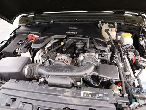 Used 2019 Jeep Wrangler Unlimited Sport AWD/4WD image 27