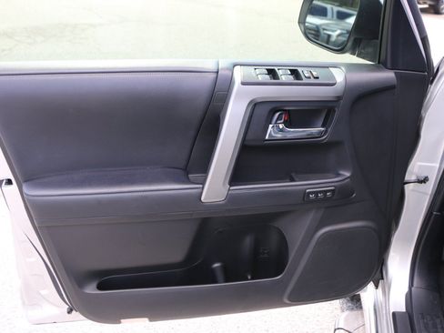 Used 2020 Toyota 4Runner Limited AWD/4WD image 16