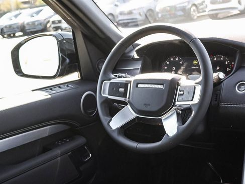 New 2026 Land Rover Discovery Limited Edition AWD/4WD image 25
