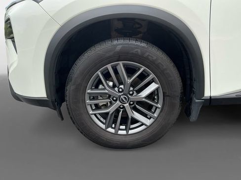 Used 2025 Nissan Rogue S AWD/4WD image 15