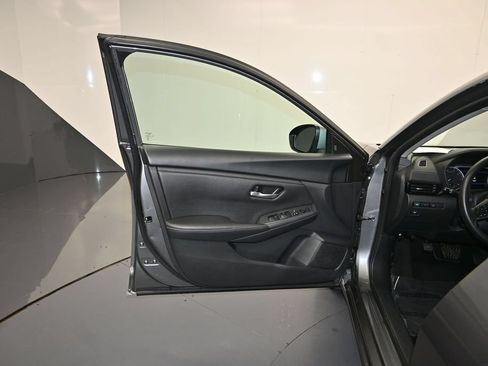 Used 2024 Nissan Sentra SV FWD image 10
