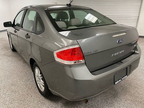Used 2010 Ford Focus SE image 7