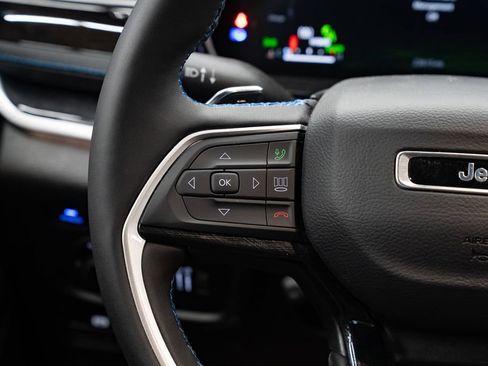 Used 2023 Jeep Grand Cherokee Trailhawk w/ Advanced Protech Group II image 16