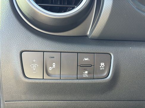 Used 2021 Hyundai Kona Limited image 22