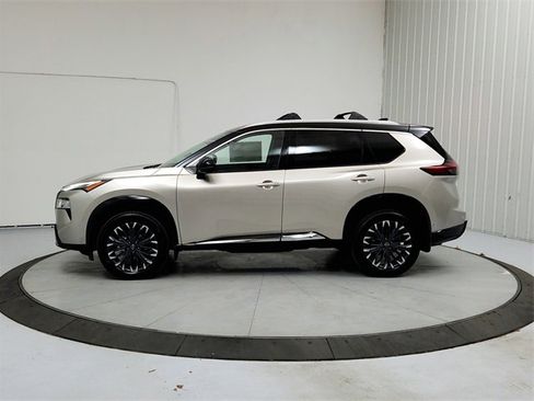 New 2026 Nissan Rogue Platinum image 4