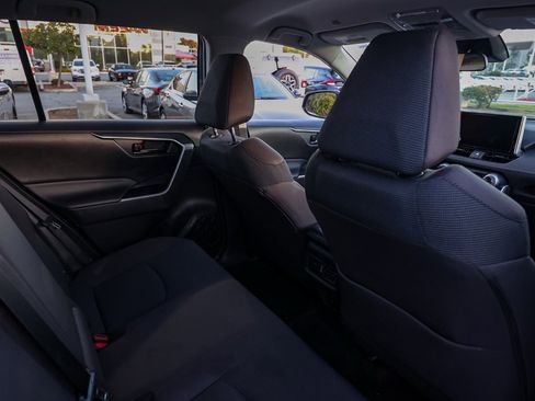 Used 2023 Toyota RAV4 LE image 17