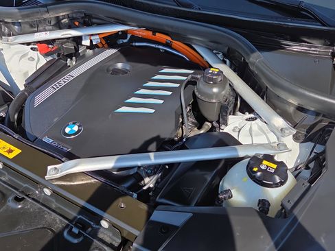 Used 2021 BMW X5 xDrive45e w/ Parking Assistance Package image 25