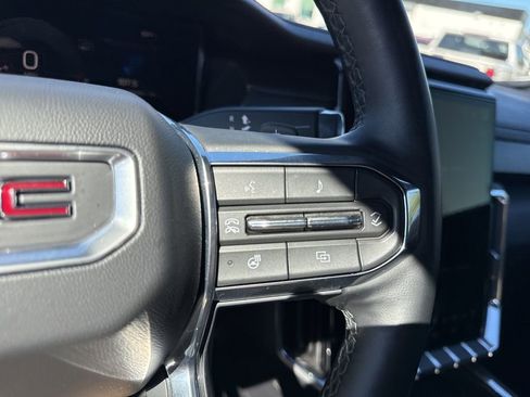 Used 2025 GMC Acadia Elevation image 16