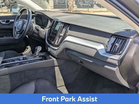 Used 2021 Volvo XC60 T5 Momentum w/ Premium Package FWD image 31