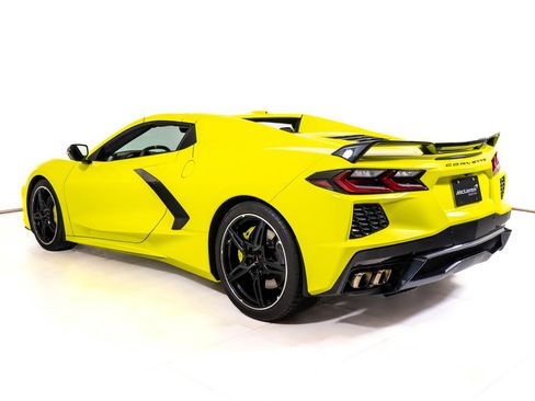 Used 2021 Chevrolet Corvette Stingray Premium Conv w/ Z51 Performance Package RWD image 4