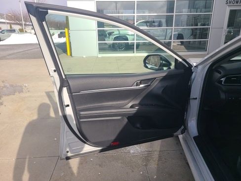Used 2024 Toyota Camry LE image 17