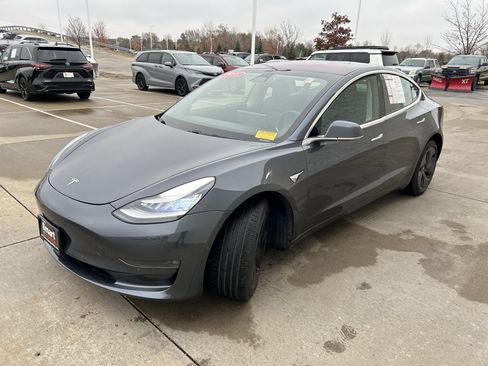 Used 2018 Tesla Model 3 Long Range image 3