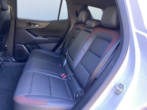 Used 2026 Chevrolet Equinox RS FWD image 36