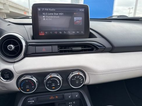 Used 2021 MAZDA MX-5 Miata RF Grand Touring image 14