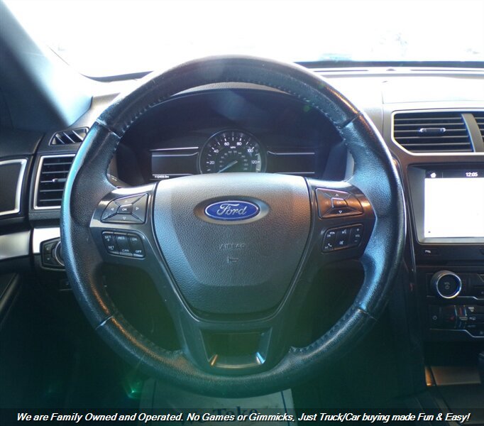 Used 2017 Ford Explorer XLT w/ Equipment Group 202A FWD image 31