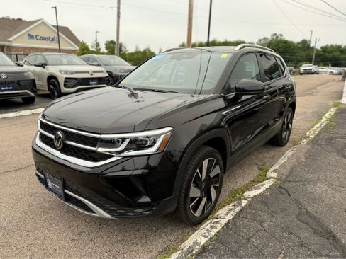 Certified 2024 Volkswagen Taos SEL AWD/4WD image 3